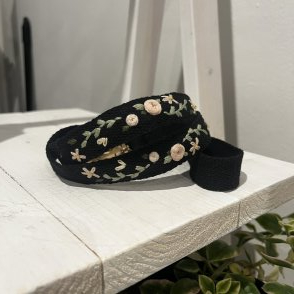 Vyšívaný popruh na telefon – Růže - první obrázek z galerie
