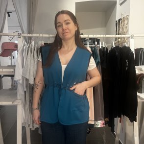 Upcyklovaná vesta #003 – petrolejová - první obrázek z galerie